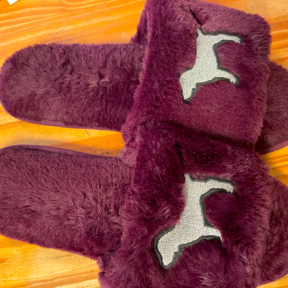Victoria Secret/Pink Fuzzy Slippers Size:Large